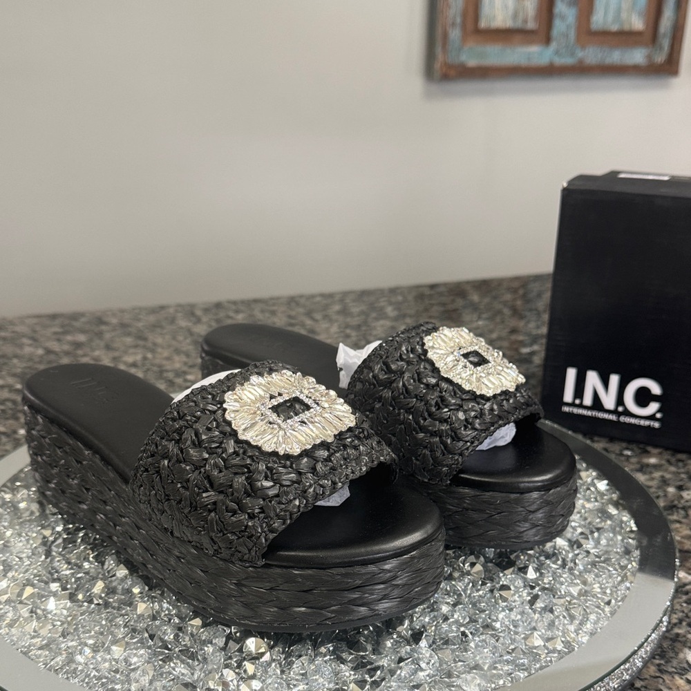 INC International Concepts Black Silver Raffia Woven Platform Sandals NEW 9.5